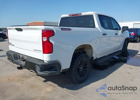 2021 Chevrolet Silverado K1500 Trail Boss Custom z USA, uszkodzony, nr VIN 1GCPYCEF3MZ330447